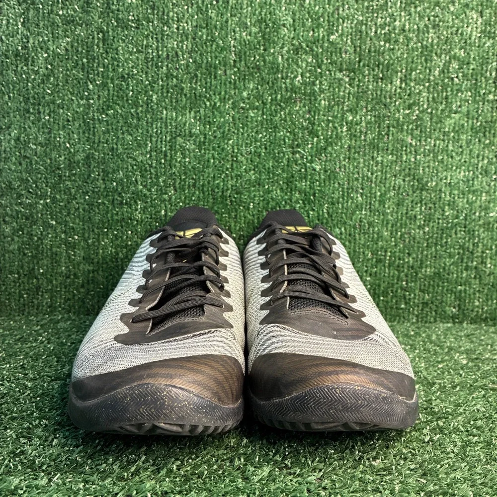Nike Kobe Mentality 2 818952-005 Low Top Basketball Sneaker Grey Black Mens 10.5